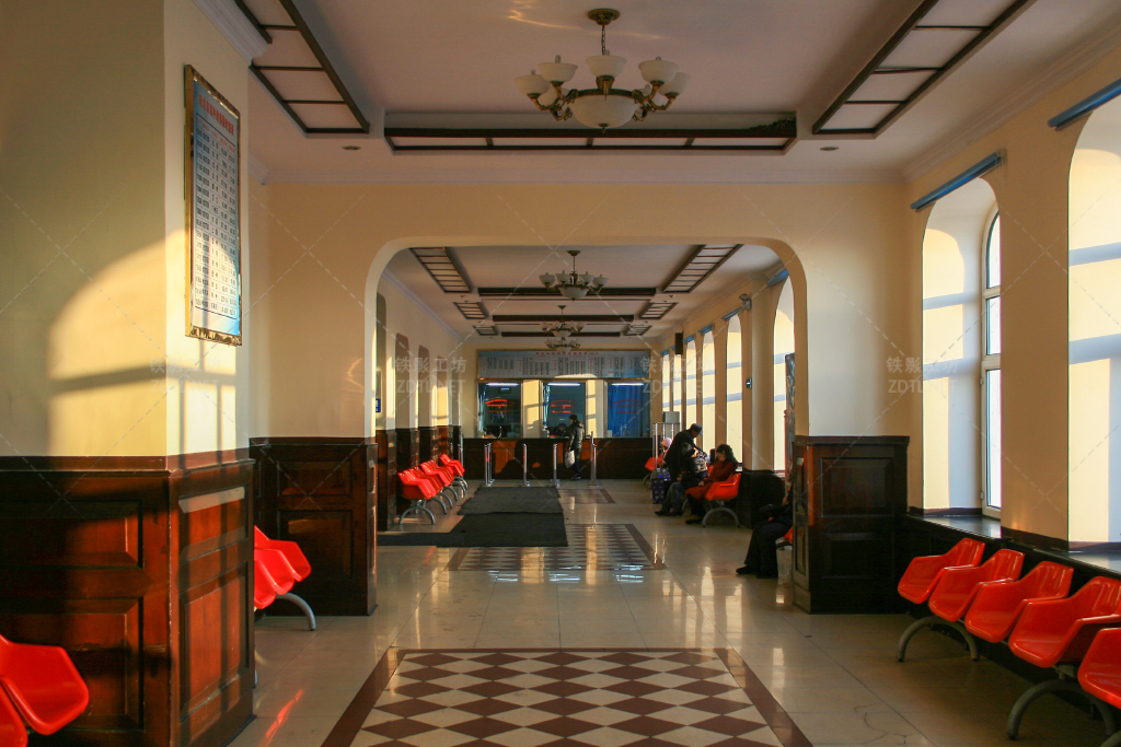 候车室内